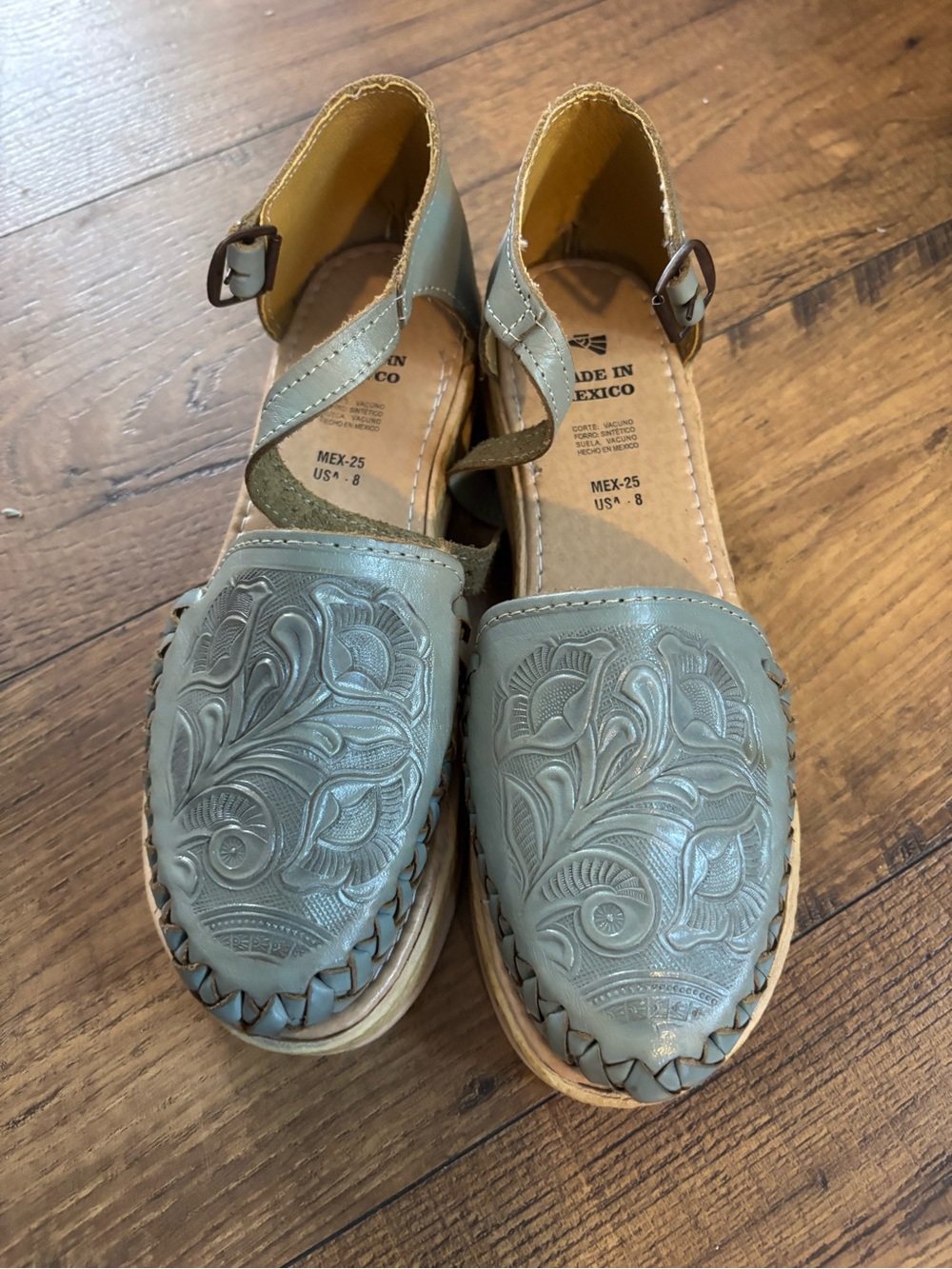 Handcrafted Green Leather Huarache Sandals - Women
